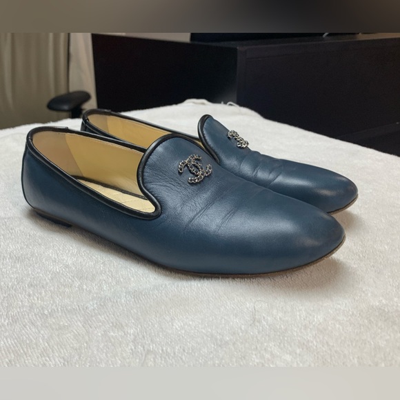 CHANEL Blue Leather CC Flat Loafers Shoes - Picture 16 of 16
